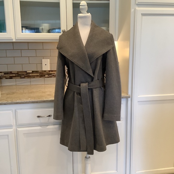 Banana Republic Jackets & Blazers - Banana Republic Gray Women's Coat with Shawl Collar Size Large Wool Blend